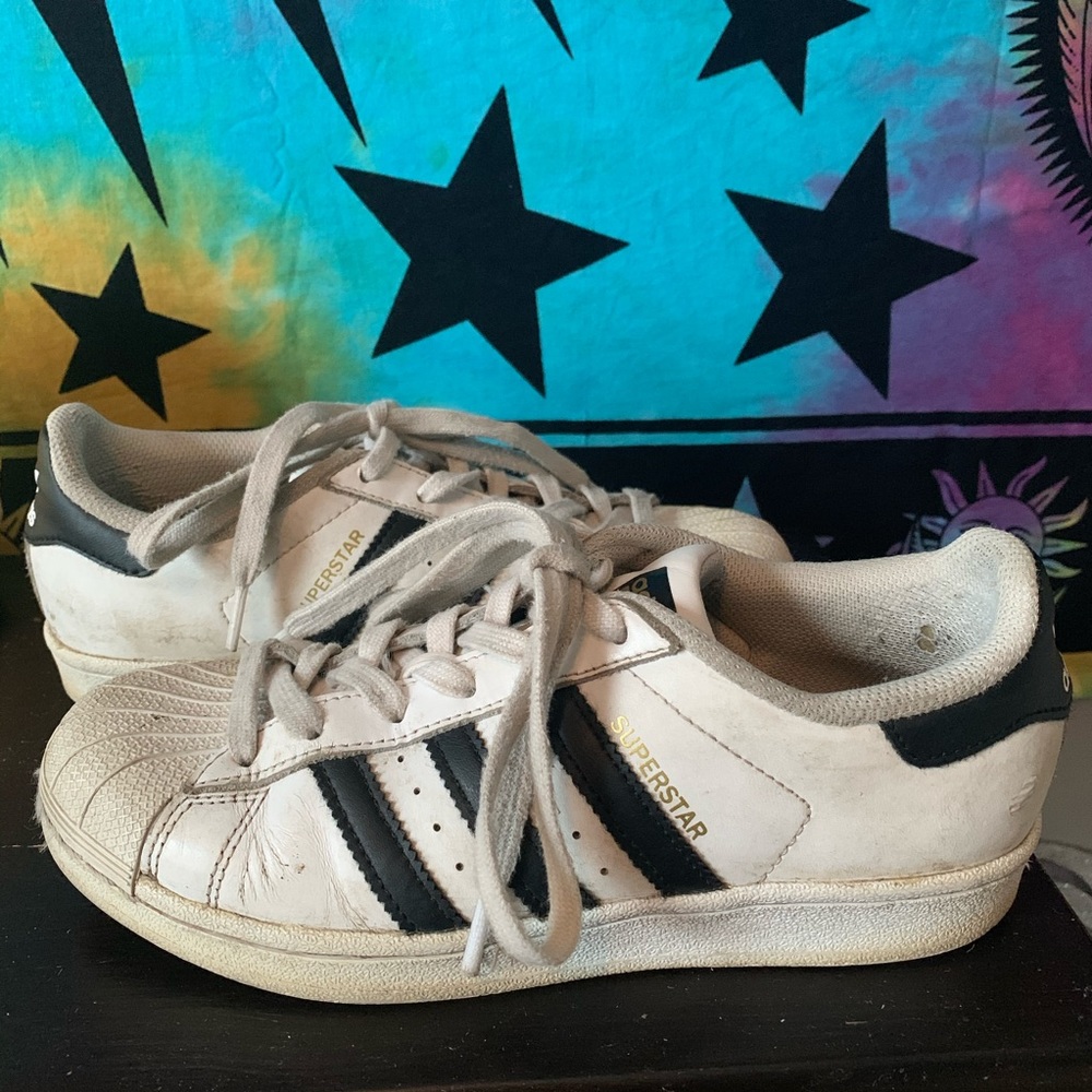 🖤ADIDAS SUPERSTAR BLACK size 4.5 kids (6 women’s)